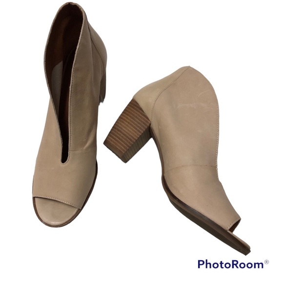 Lucky Brand Shoes - LUCKY BRAND OPEN TOE TAN LEATHER BOOTIES